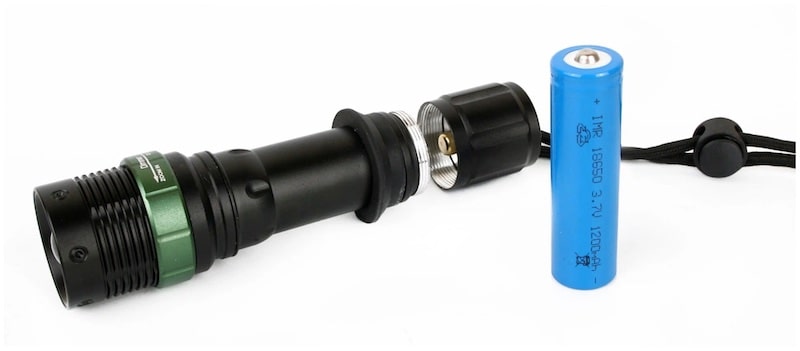 Ultraflash фонарь ручной аккумуляторный E142 (акк.3,7V 1.2Ah или 3хААА) 3 Вт, фокус ZOOM, алюминий.,